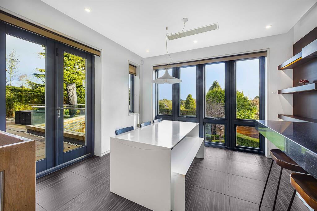 6 bedroom detached house for sale in Bowdon, Altrincham, WA14